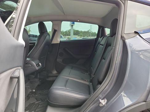 Used 2022 Tesla Model Y Performance AWD/4WD image 23