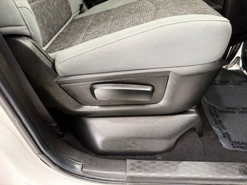 Used 2018 RAM 3500 SLT w/ Luxury Group image 21