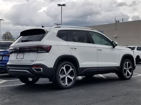 New 2025 Volkswagen Taos SEL image 3