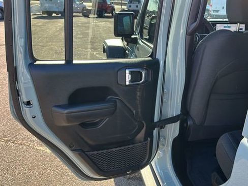 Used 2024 Jeep Wrangler Unlimited AWD/4WD image 24