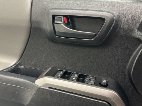 Certified 2023 Toyota Tacoma SR5 AWD/4WD image 16