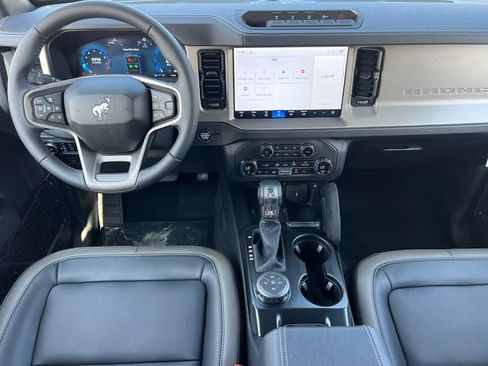 New 2026 Ford Bronco Outer Banks w/ Sasquatch Package AWD/4WD image 3