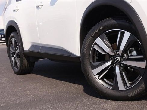 Certified 2024 Nissan Rogue SL w/ SL Premium Package image 3