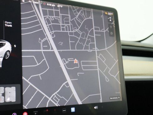 Used 2018 Tesla Model 3 Long Range RWD image 17