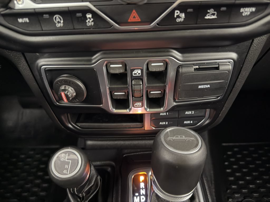 Used 2021 Jeep Gladiator Overland w/ Popular Equipment Package AWD/4WD image 37