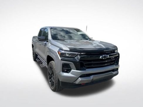 Used 2024 Chevrolet Colorado Z71 w/ Advanced Trailering Package AWD/4WD image 8