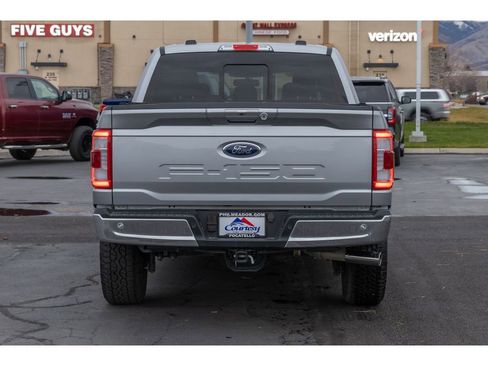 Used 2023 Ford F150 Lariat w/ Trailer Tow Package image 4