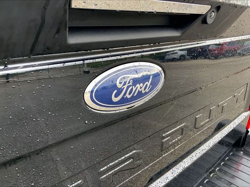 Used 2022 Ford F450 Lariat w/ Lariat Ultimate Package AWD/4WD image 9