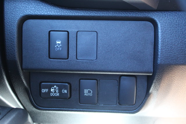 Used 2020 Toyota Tacoma SR5 AWD/4WD image 17