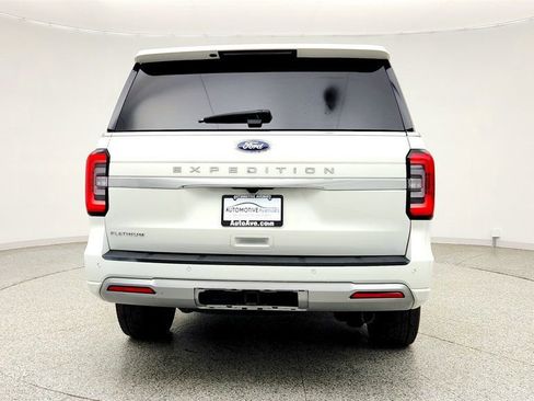 Used 2024 Ford Expedition Platinum AWD/4WD image 6