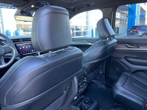 Used 2024 Jeep Grand Cherokee L Limited w/ Luxury Tech Group II AWD/4WD image 28