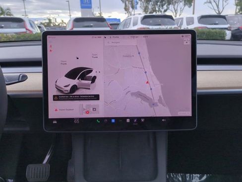 Used 2022 Tesla Model Y Long Range image 25