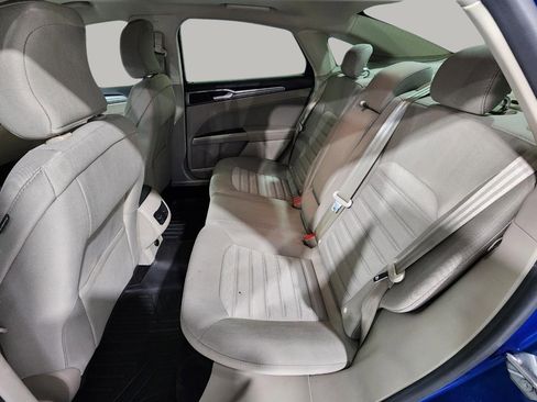 Used 2018 Ford Fusion SE w/ Fusion SE Technology Package image 31