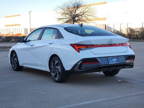 New 2026 Hyundai Elantra Limited FWD image 3