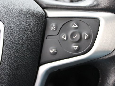 Used 2022 GMC Acadia SLT w/ LPO, Floor Liner Package FWD image 24