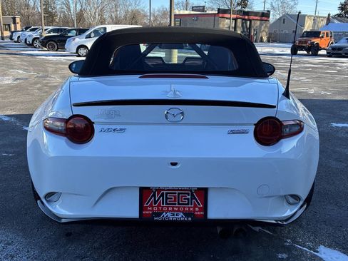 Used 2019 MAZDA MX-5 Miata Club w/ Brembo/BBS Package image 17