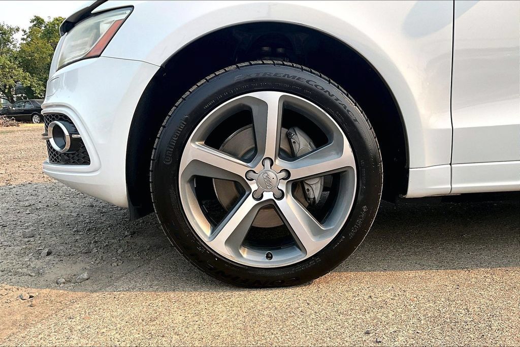 Used 2017 Audi Q5 3.0T Premium Plus w/ Technology Package AWD/4WD image 12