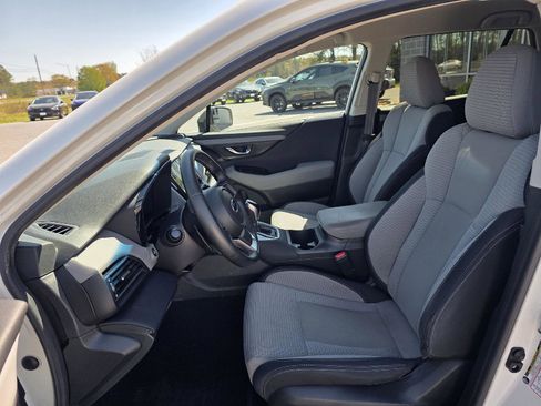 Used 2020 Subaru Outback Premium image 9