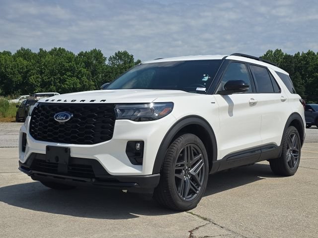 Used 2025 Ford Explorer ST-Line w/ ST-Line Street Pack AWD/4WD image 1