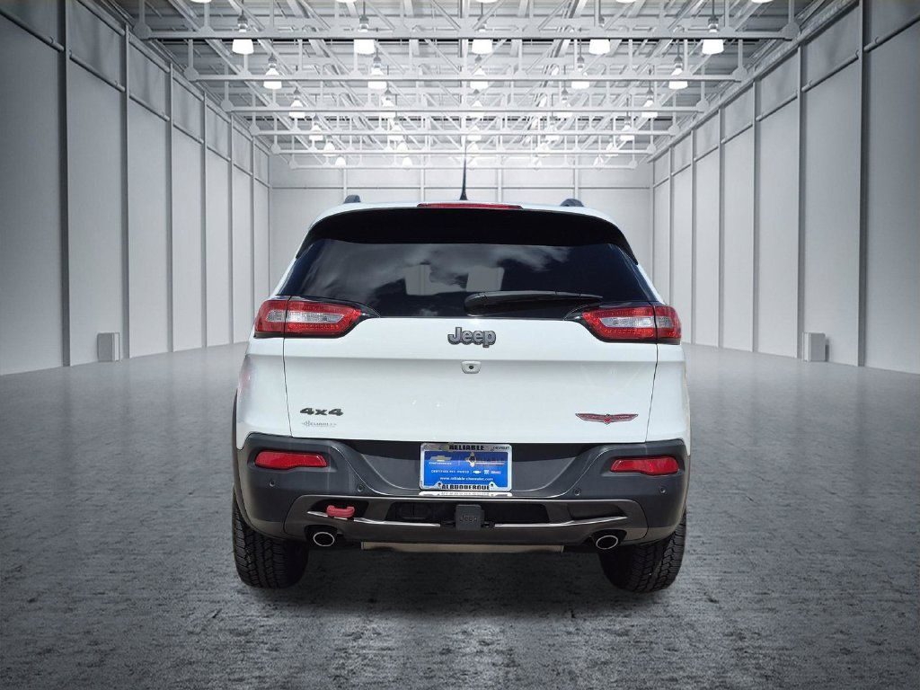 Used 2017 Jeep Cherokee Trailhawk AWD/4WD image 13