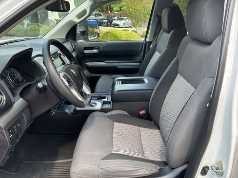 Used 2016 Toyota Tundra SR5 w/ SR5 Upgrade Package RWD image 16