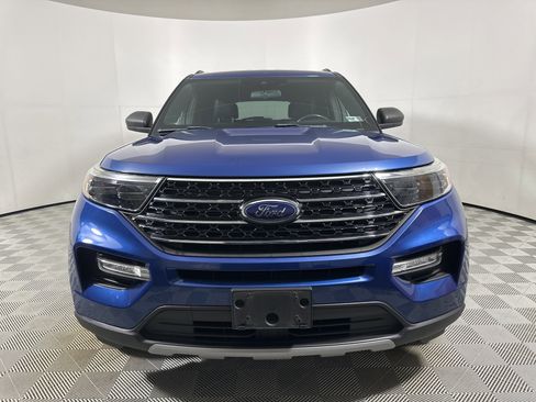 Used 2020 Ford Explorer XLT w/ Equipment Group 202A image 2