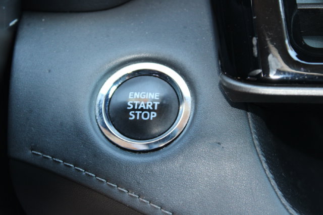 Used 2022 Toyota Highlander XLE FWD image 18