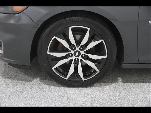 Used 2018 Chevrolet Malibu LT w/ Leather Package FWD image 21