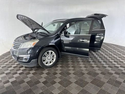 Used 2015 Chevrolet Traverse LT w/ Style and Technology Package FWD image 12