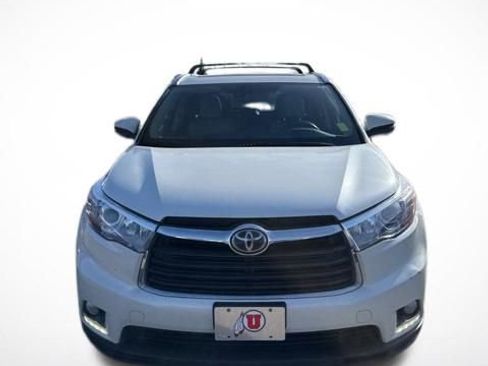 Used 2015 Toyota Highlander Limited Platinum image 2