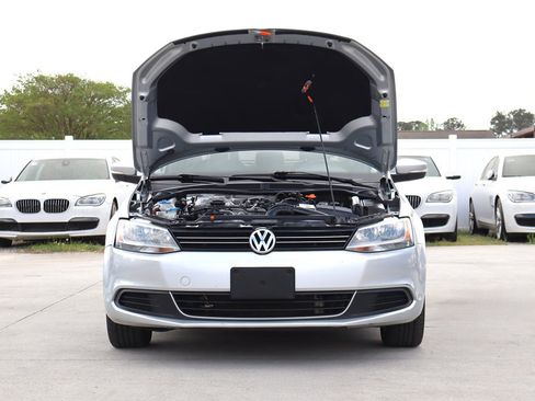 Used 2013 Volkswagen Jetta TDI image 32