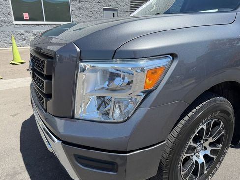 Used 2022 Nissan Titan SV w/ Accessory Utility Package RWD image 9