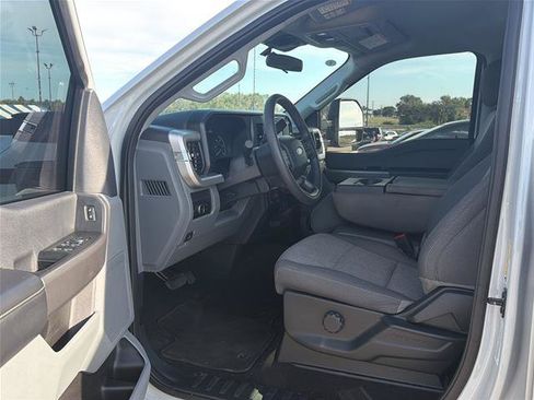 Certified 2025 Ford F250 XL w/ STX Appearance Package AWD/4WD image 4