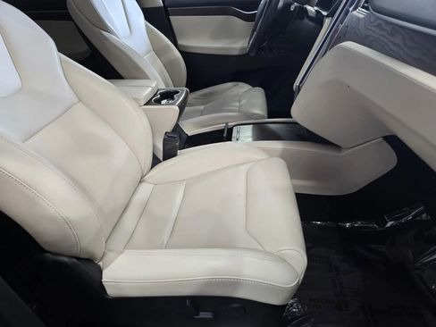 Used 2018 Tesla Model X 75D AWD/4WD image 7