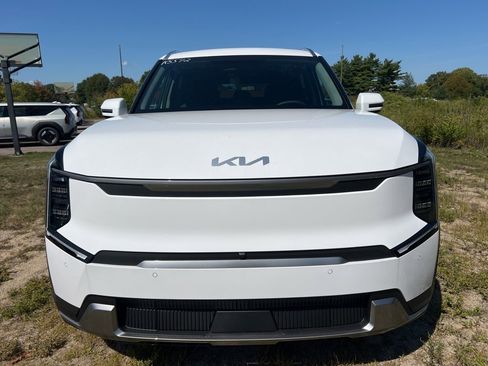 New 2026 Kia EV9 Wind image 6