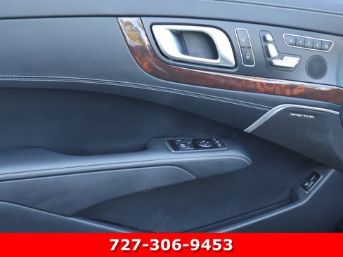 Used 2017 Mercedes-Benz SL 550 image 13
