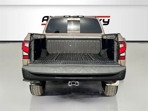 Used 2021 Nissan Titan PRO-4X w/ Pro-4x Convenience Package image 27