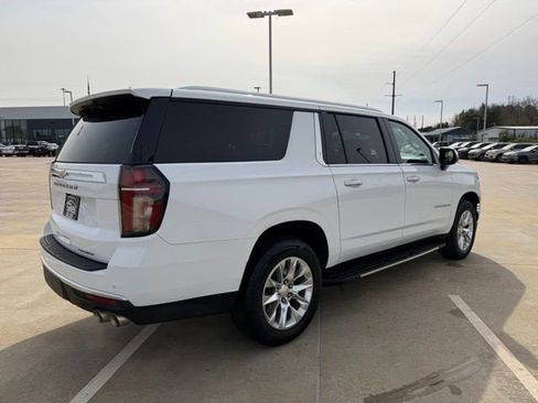 Used 2023 Chevrolet Suburban Premier image 5
