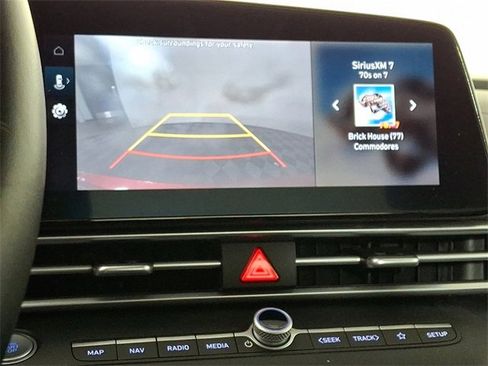 Used 2023 Hyundai Elantra SEL w/ Convenience Package image 4