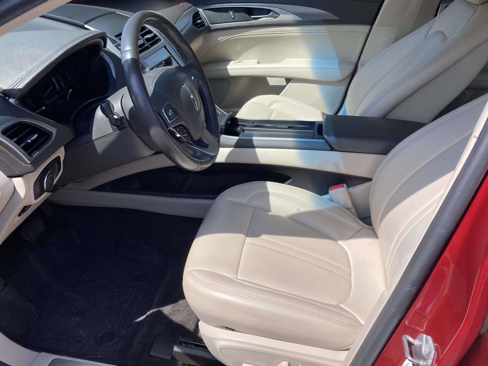 Used 2017 Lincoln MKZ Premiere FWD image 19