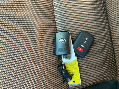 Used 2014 Toyota Corolla S w/ Driver Convenience Package FWD image 29