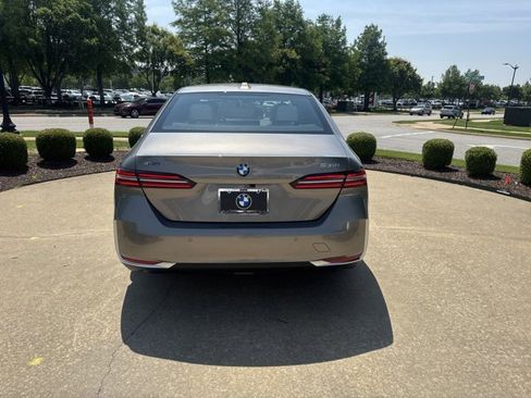 Certified 2026 BMW 530i xDrive w/ Premium Package image 4