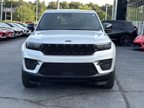 Used 2024 Jeep Grand Cherokee Altitude AWD/4WD image 12