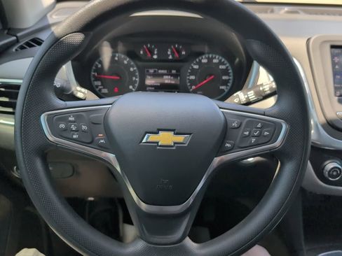 Used 2022 Chevrolet Equinox LS w/ Driver Confidence II Package FWD image 15
