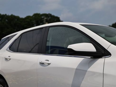 Used 2024 Chevrolet Equinox LT AWD/4WD image 13