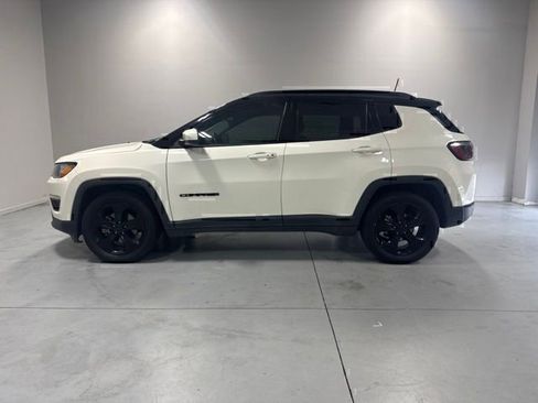 Used 2019 Jeep Compass Latitude FWD image 10