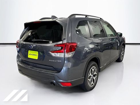 Used 2020 Subaru Forester Premium AWD/4WD image 5