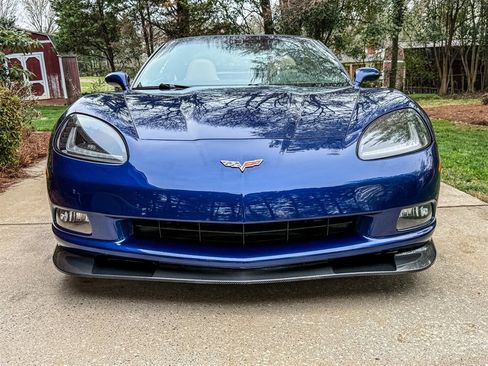 Used 2005 Chevrolet Corvette Coupe w/ Preferred Equipment Group image 18