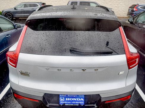 Used 2021 Volvo XC40 P8 Recharge w/ Advanced Package AWD/4WD image 16