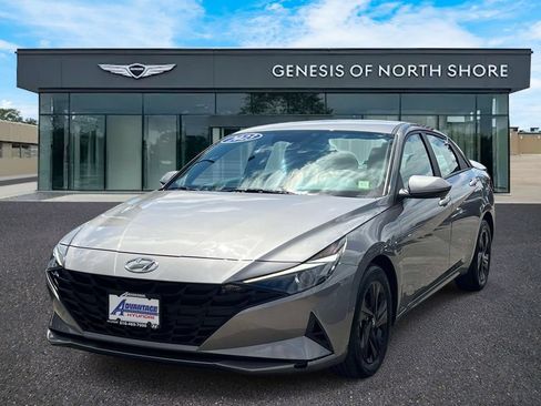 Certified 2023 Hyundai Elantra SEL w/ Preferred Accessory Package FWD image 4